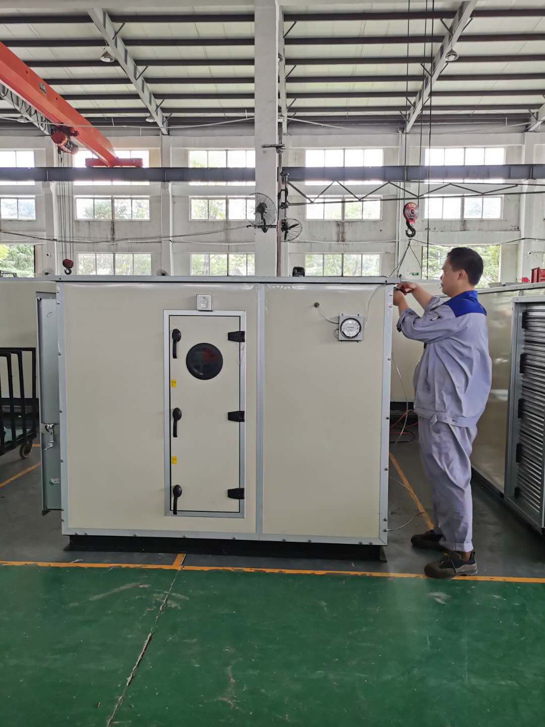 Air Handling Unit with from 1500 cfm to the highly flexible 60,000cfm with numerous custom options
